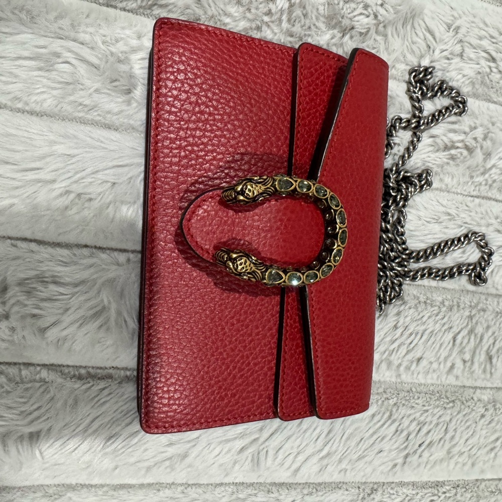 Gucci Red and Gold Leather Clutch with Horseshoe Closure - Picture 3 of 5